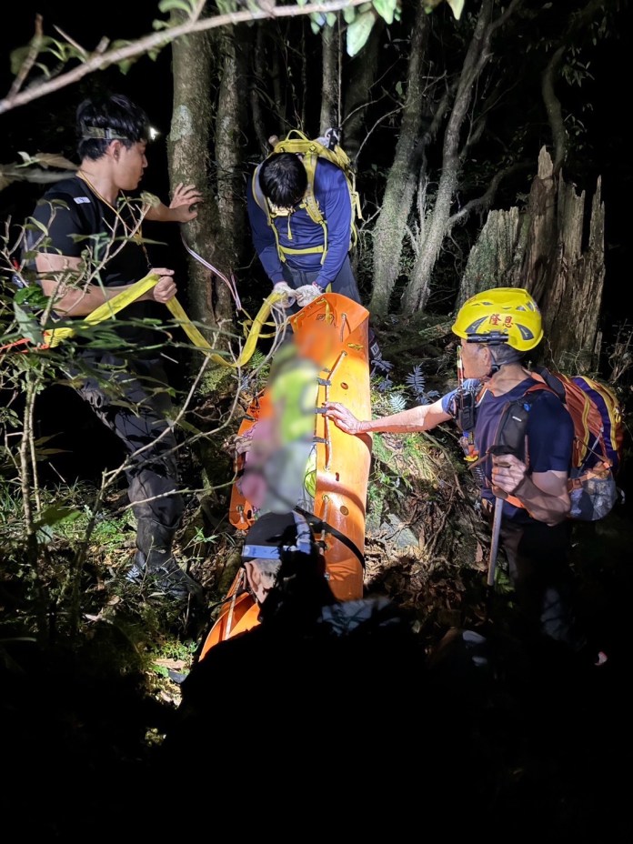 相約登頂北插天山 返程舅舅當外甥面墜落溪谷不幸身亡 69 414 1 | 社會 社會 記者爆料網