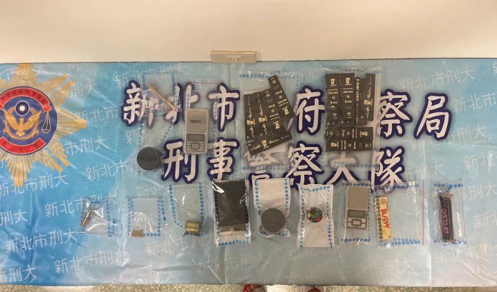3網紅惹麻煩! 「過來人」Toyz直播「笑得闔不攏嘴」發狂語分兩隊「比大麻盲測」 70 | 社會 社會 記者爆料網