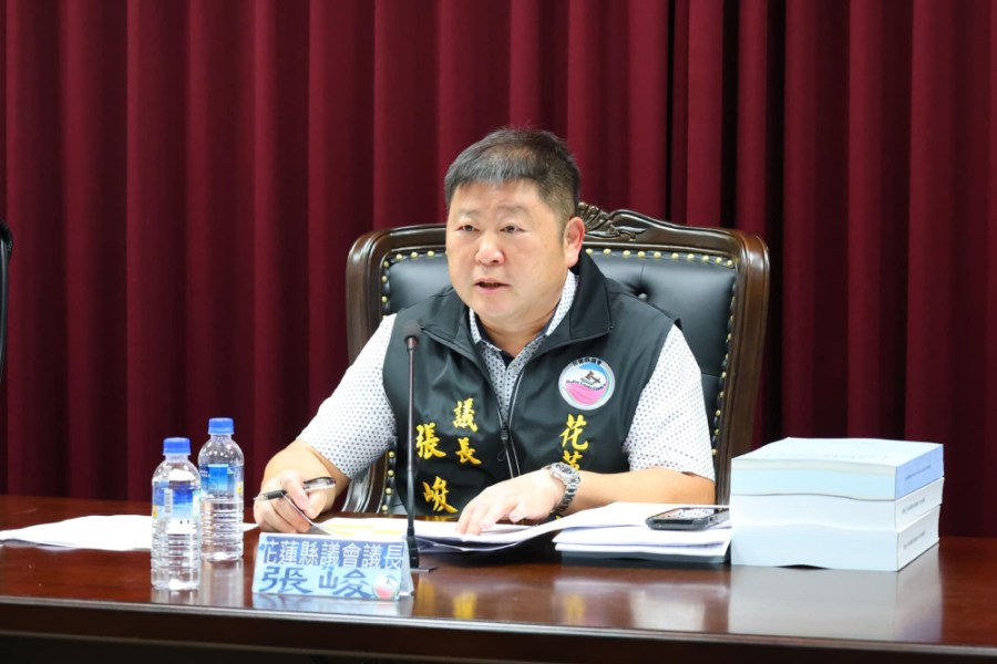 【投書】強勢霸凌議員 程序審查變實質審查 連議會職員都敢藐視議員 張峻議長意欲何為? 328 cnews111231106a01