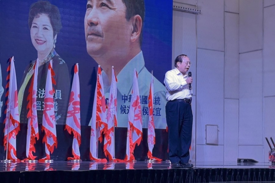 越南後援會成立 侯二哥:不捨侯友宜參選後被攻擊 220 侯友宜5日成立越南後援會,侯二哥侯明鋒、柯志恩、溫玉霞前往越南胡志明市參加