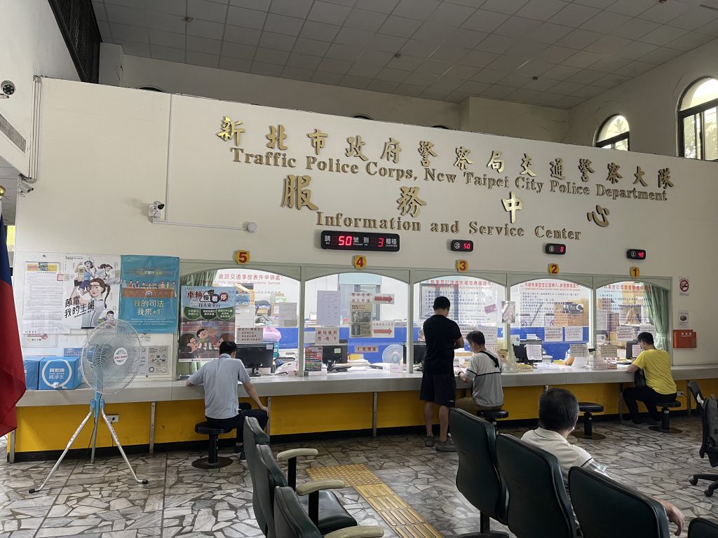 新北市計程車報名考試情形。(記者宋紹誠翻攝)