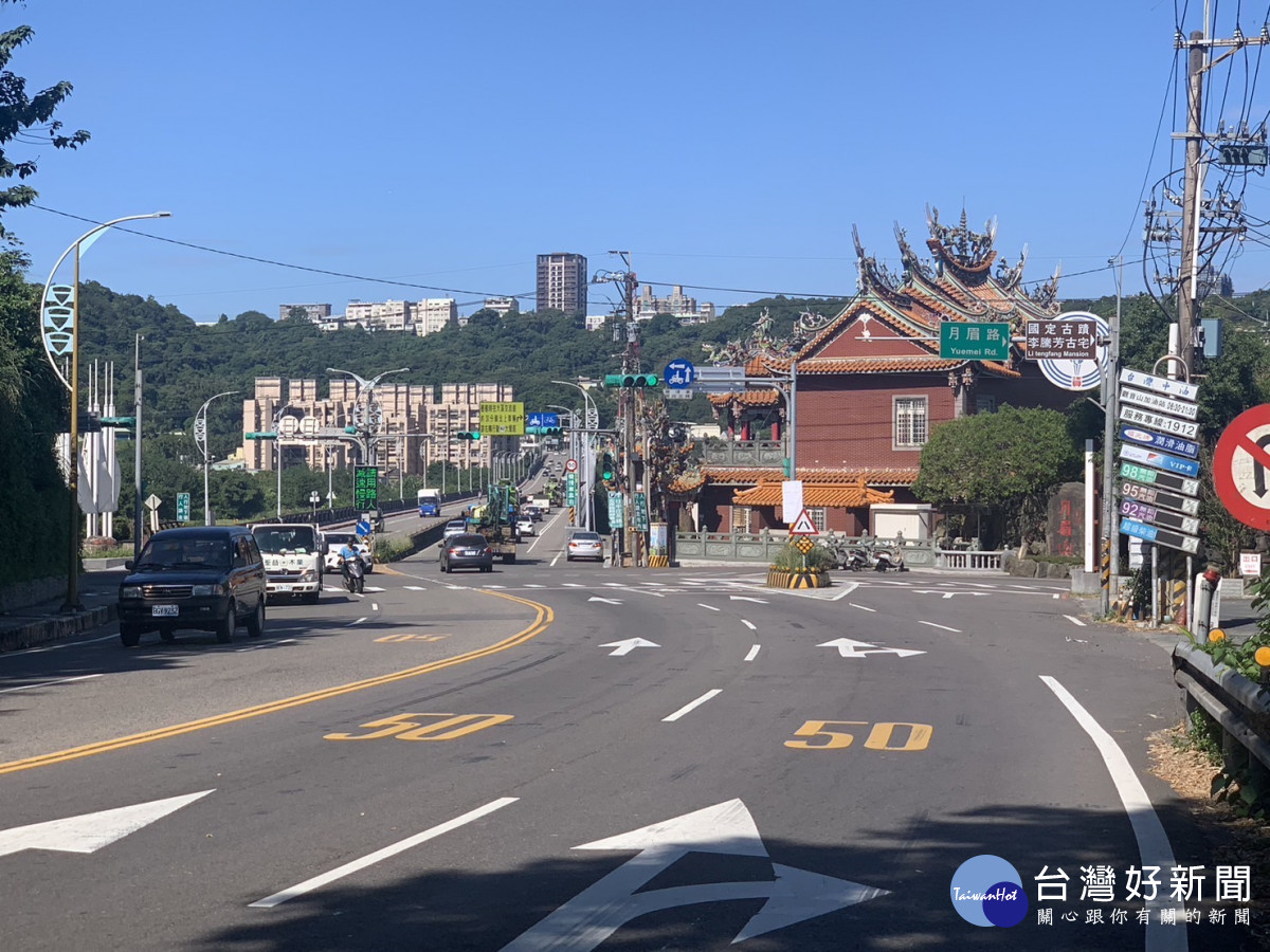 桃園花彩節大溪月眉登場，警方交通疏導措施。