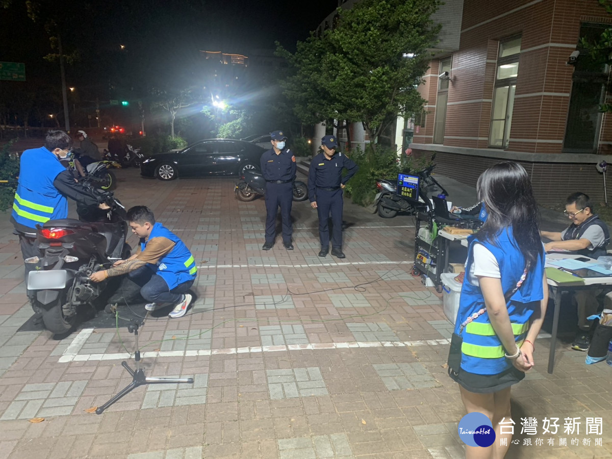 壢警青埔強力執行靜桃專案,聯合稽查取締改裝車。
