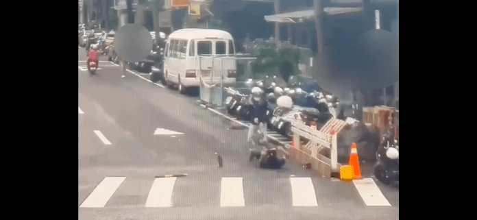 懷疑被人頭上種草 莽男撞進別人家一路追打到街頭 65 img 1809 1 | 社會 社會 記者爆料網