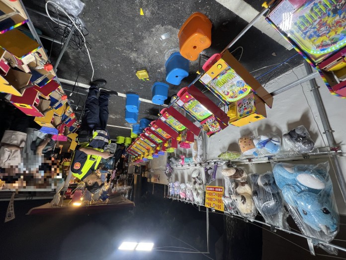 大東夜市玩遊戲誤闖作業區遭驅離 2少年撂人痛毆員工砸機台被逮 65 IMG 6706 0 | 社會 社會 記者爆料網