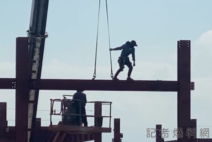 離譜!桃園千坪倉儲廠房無照施工 "工人攀5樓高鋼梁"竟無防護措施 62 桃園,倉儲,無照施工