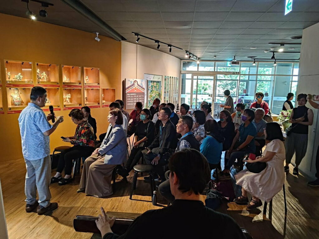 祥太文化館王福源館長進行展品導覽講座
