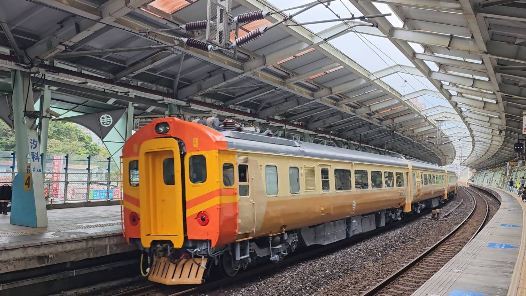 臺日友好同名車站,田中站締結5周年 EMU100自強號風華再現(圖:交通部臺鐵局)