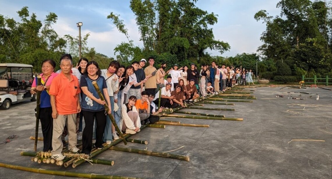 高師大落實USR計畫 百位大學生赴田寮體驗竹筏技藝