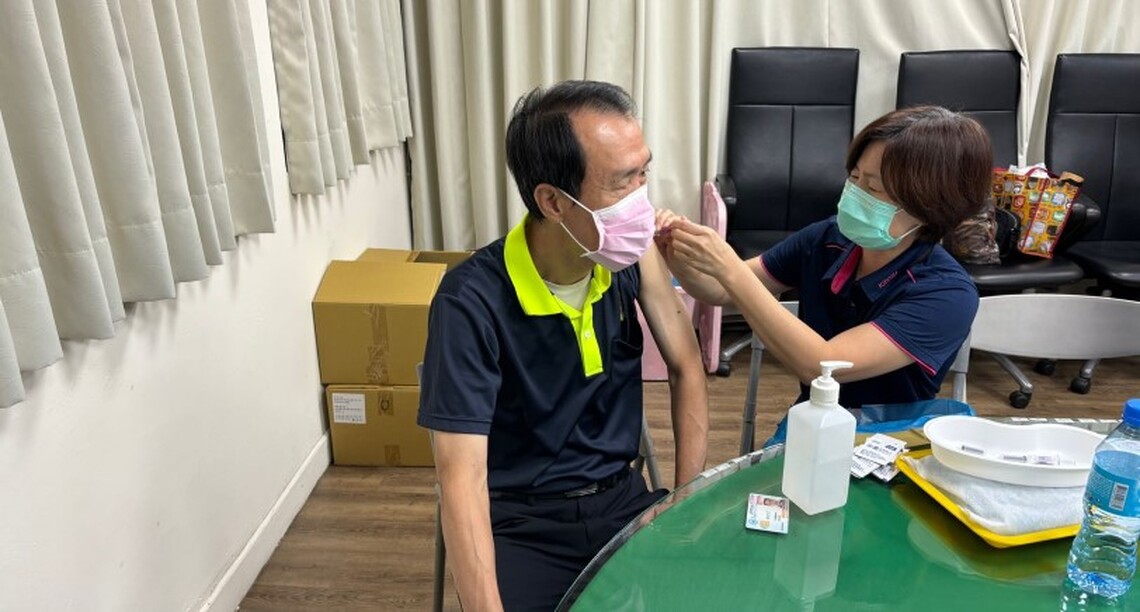 高雄市榮民服務處施打流感疫苗 健康有保障