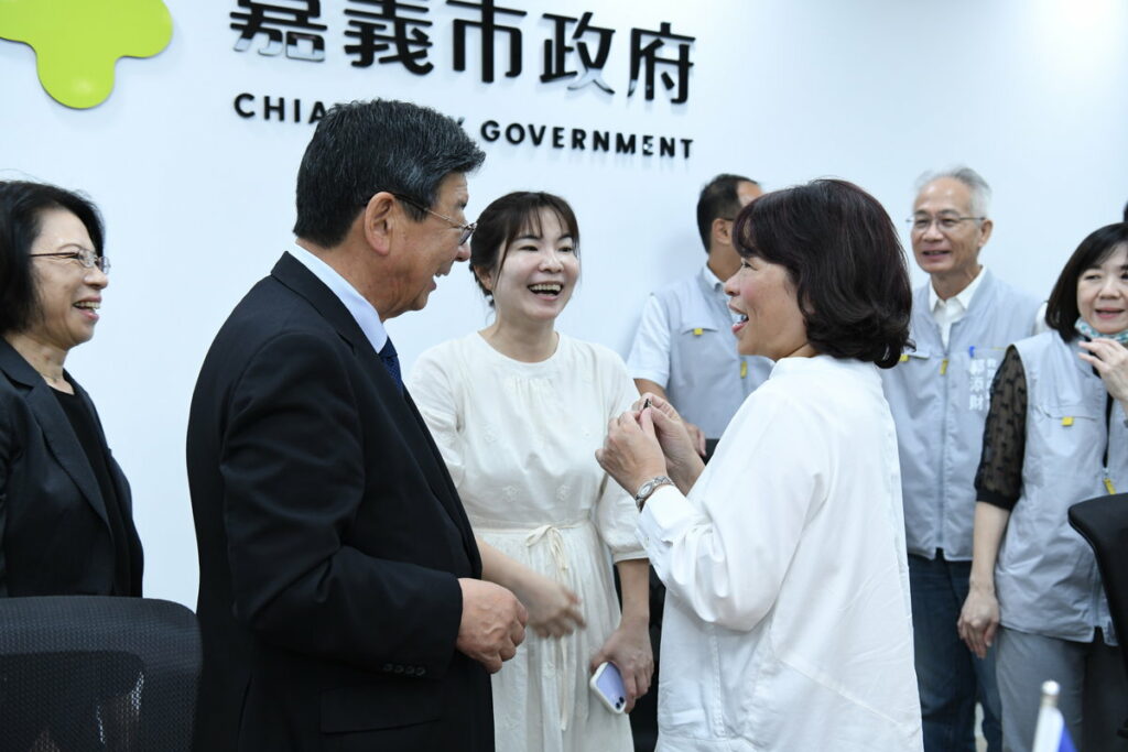 佐藤仁町長與黃敏惠市長互動交流