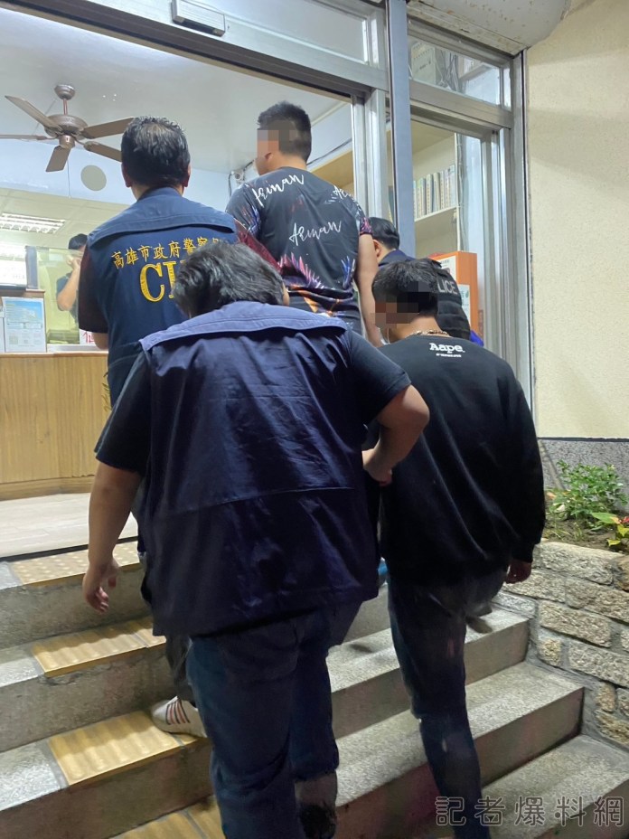 高雄4男到燒烤店消費 認為「食材不新鮮」憤而潑漆毀損 67 S 103170059 | 社會 社會 記者爆料網