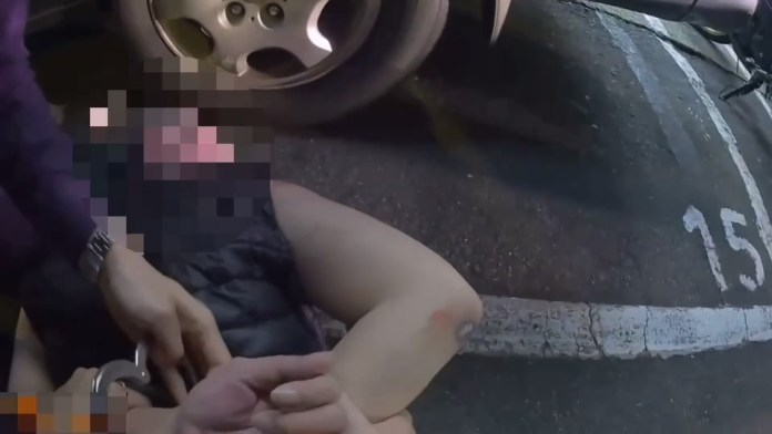 怕親兒子被帶壞 新北男持刀追砍前女友兒子 72 212 4 | 社會 社會 記者爆料網