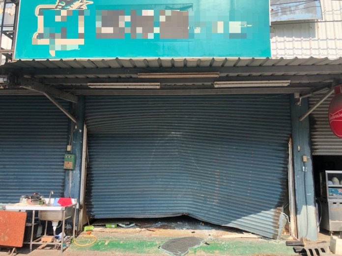 影/高雄球棒隊出沒! 債務糾紛2店家慘遭惡煞"砸車.撞鐵門" 71 S 1474696 | 社會 社會 記者爆料網