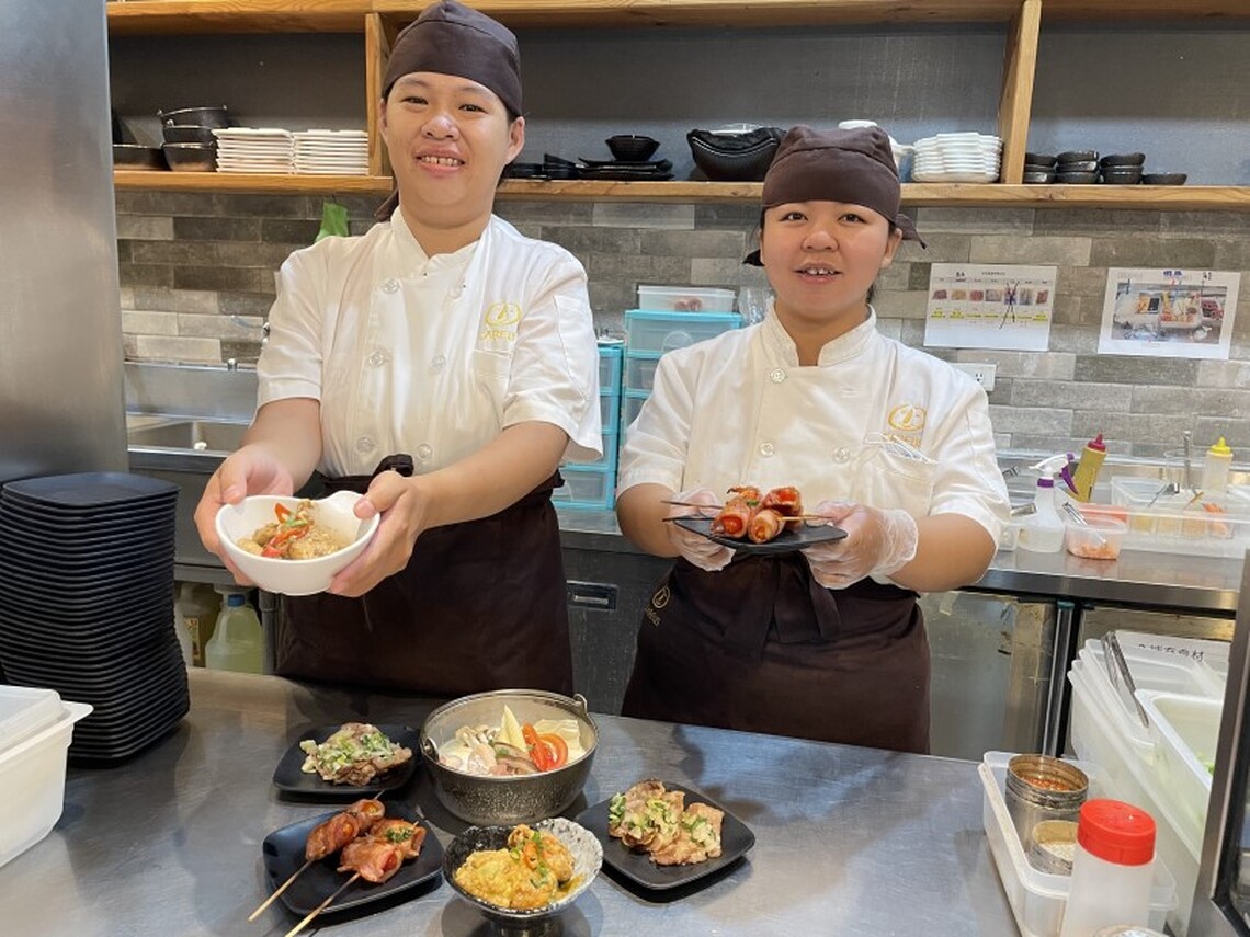 扎實的烤工、料理現點現做 喜憨兒創作料理孕育自信與美味