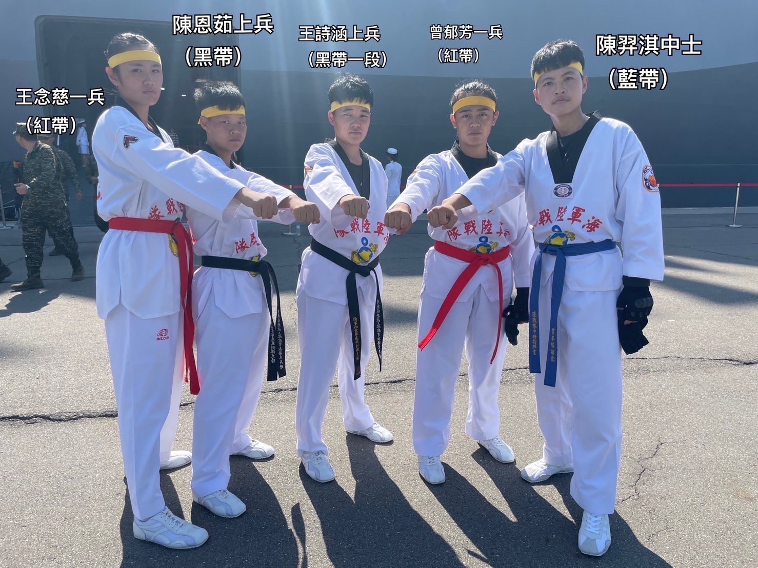海軍陸戰學校莒拳隊首度出現5位英雌。海軍司令部提供