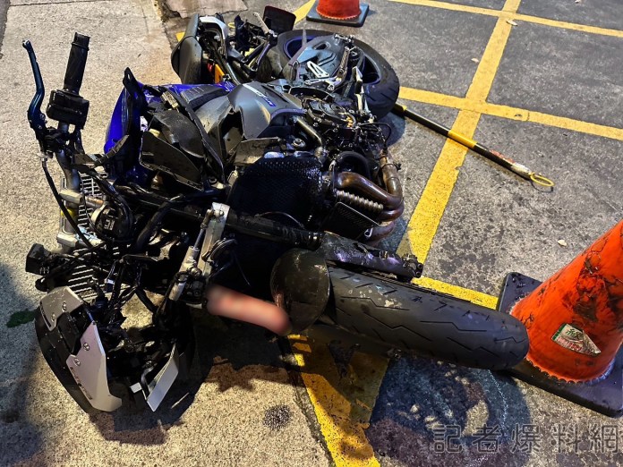 影/新北重機禮讓救護車出事了! 遭後方另一輛重機追撞慘摔3人受傷 64 新北,重機,車禍,救護車
