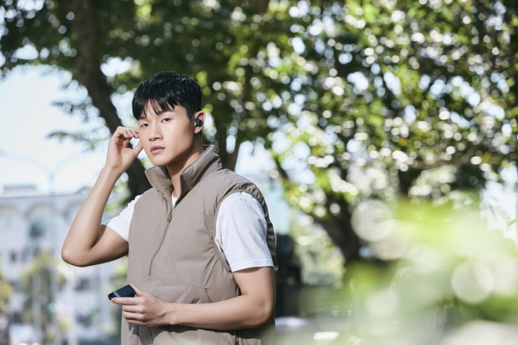 Jabra Elite 8 Active 專為戶外運動族打造，通過美國軍用加固電子產品標準測試，是世界上最堅固的耳機沒有的耳機沒有之一。