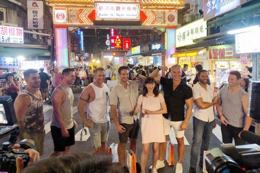 澳洲消防猛男來台 許淑華帶隊「迺夜市」嚐在地美食 205