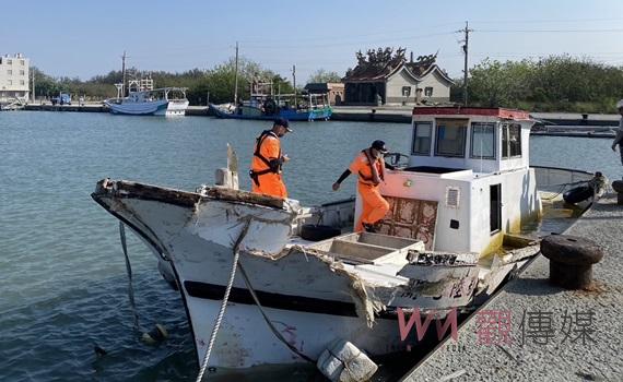(有影片)/漂流半個台灣的蘭嶼漁船 雲林外海獲海巡協助返港