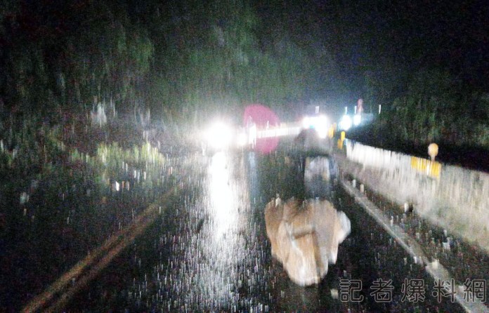 蘇花公路清晨落石 1人腿部骨折受困 58 2 34 | 社會 社會 記者爆料網