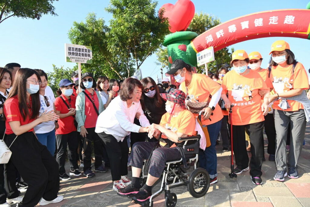 市長為民眾打氣