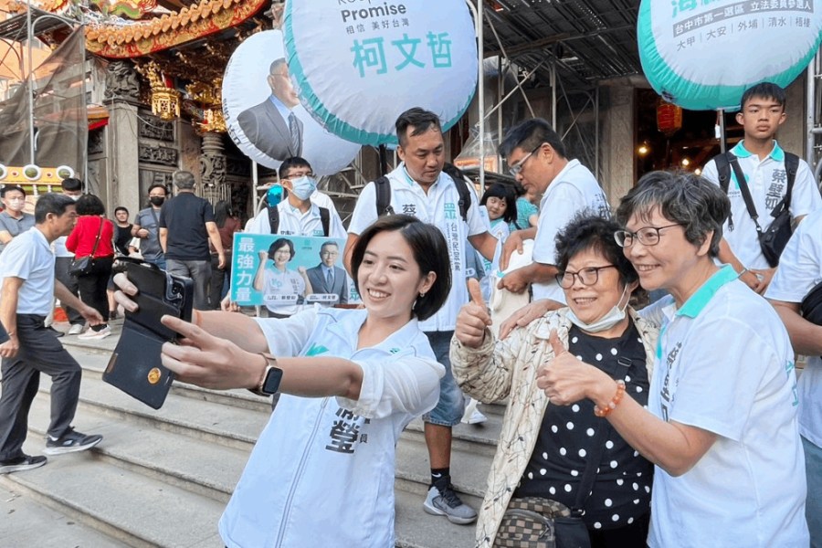 台中藍白合示範區「學姐」陪掃街 蔡壁如參拜鎮瀾宮籲政黨輪替 248 照片來源:蔡壁如