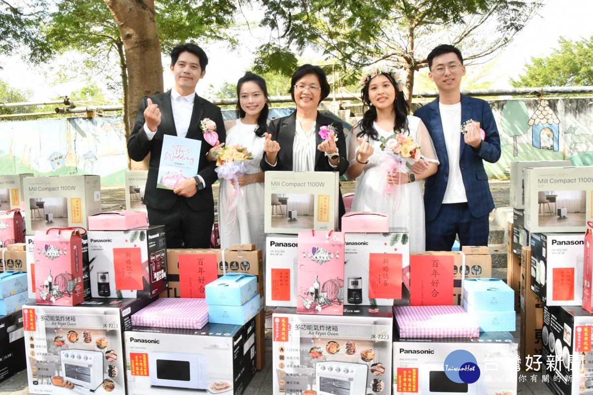 2023彰化縣聯合婚禮,20對新人歡喜成家。圖/記者鄧富珍攝