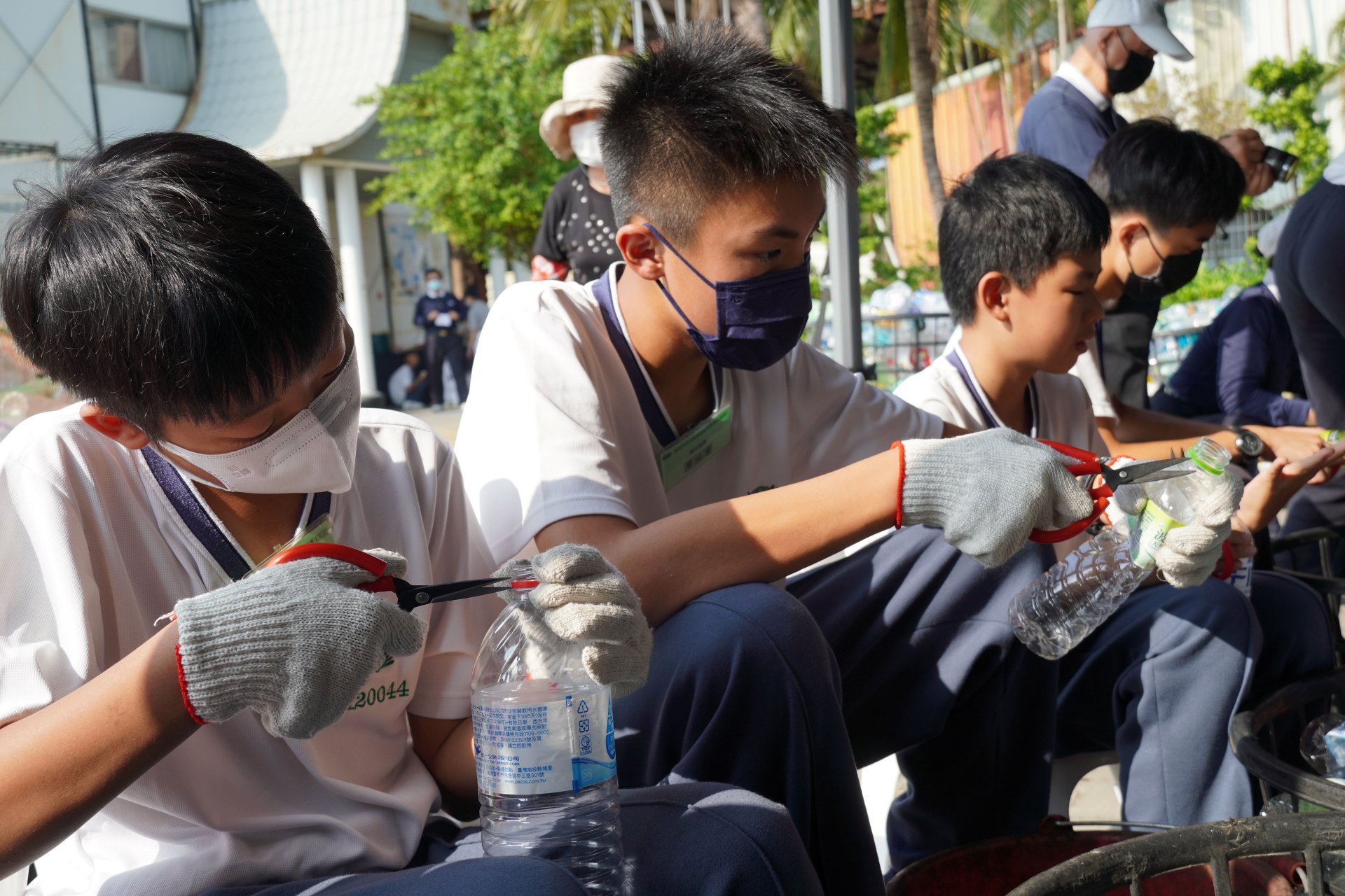 用心即是專業,同學們將師姑、師伯所教進行實作。