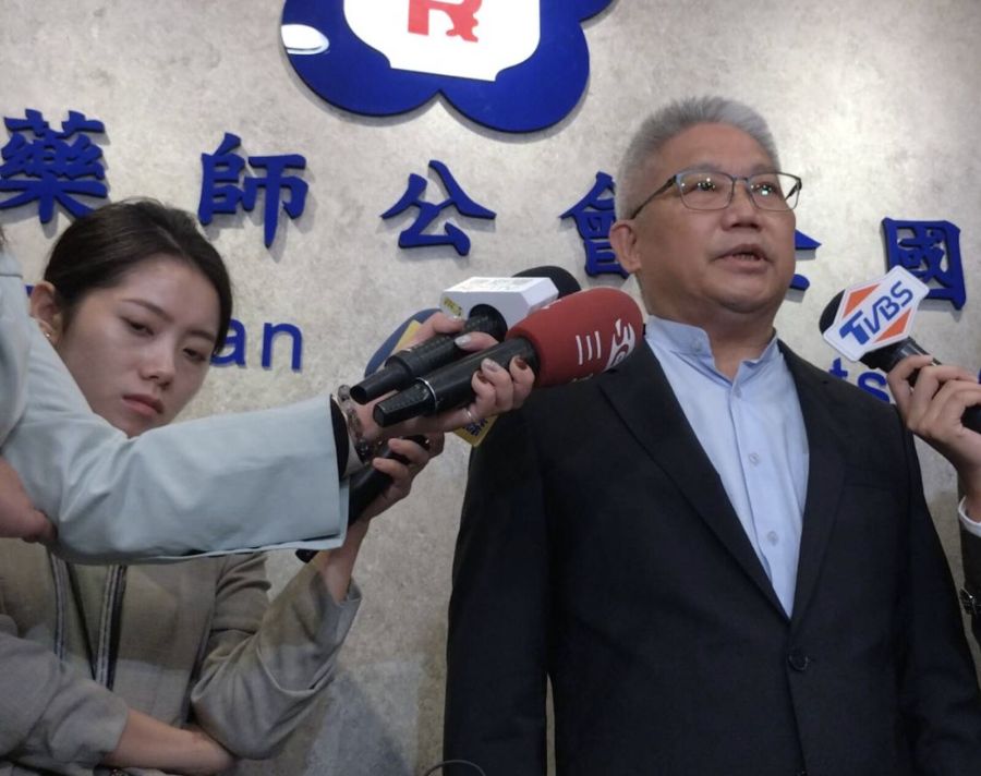 爭綠不分區開打!藥師公會喊入立法院 黃金舜:陳時中行政院有更好位子 308 爭綠不分區開打!藥師公會喊入立法院 黃金舜:陳時中行政院有更好位子 307