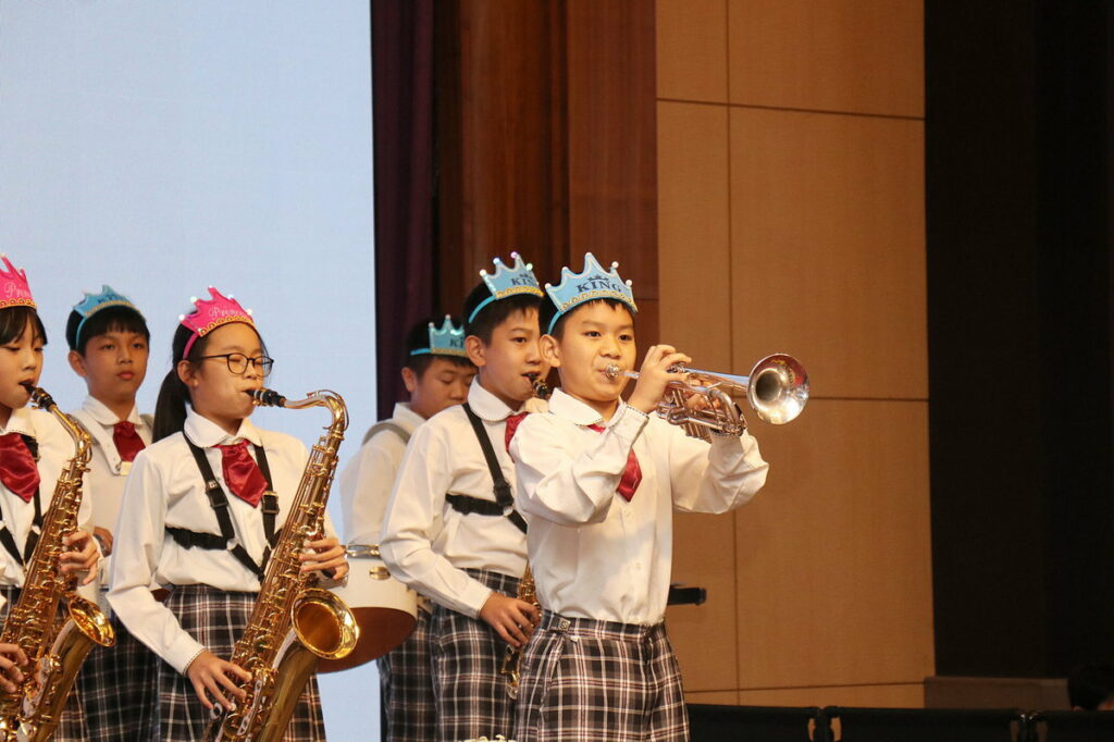 表演