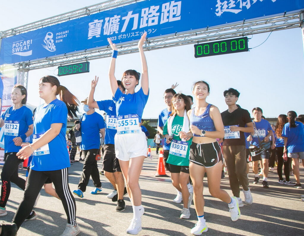 啦啦隊女神-籃籃人生首次路跑體驗獻給第五屆寶礦力路跑,透過NRC教練賽前訓練、賽程中配速,最終順利完賽4K挑戰