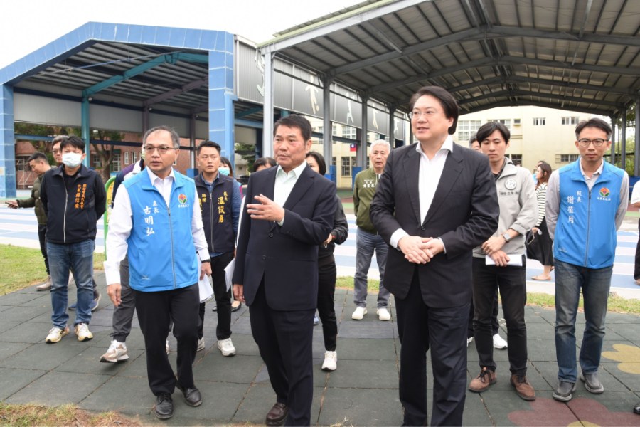 苗栗、公館交通系統獲1.7億改善 林右昌拍胸脯:經費不是問題 196 苗栗、公館交通系統獲1.7億改善 林右昌拍胸脯:經費不是問題 195