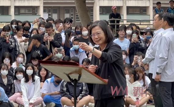 蔡總統鼓勵學子追求夢想　共創虎尾高中美學校園