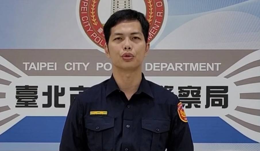 泉州街派出所所長李家名說明。（記者林金聖翻攝）