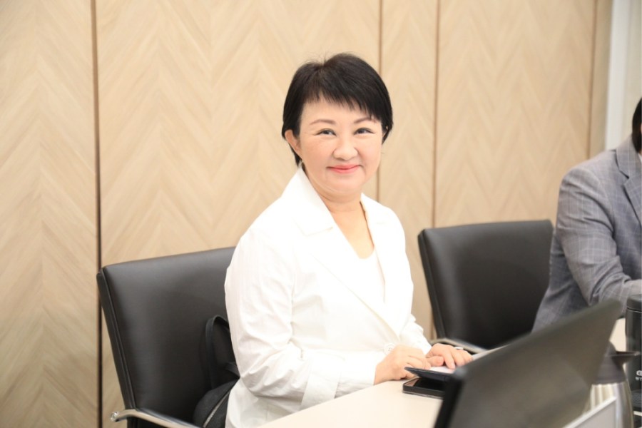 盧秀燕北上為捷運藍線爭預算 盧:對陳建仁抱有希望 214 盧秀燕北上為捷運藍線爭預算 盧:對陳建仁抱有希望 213