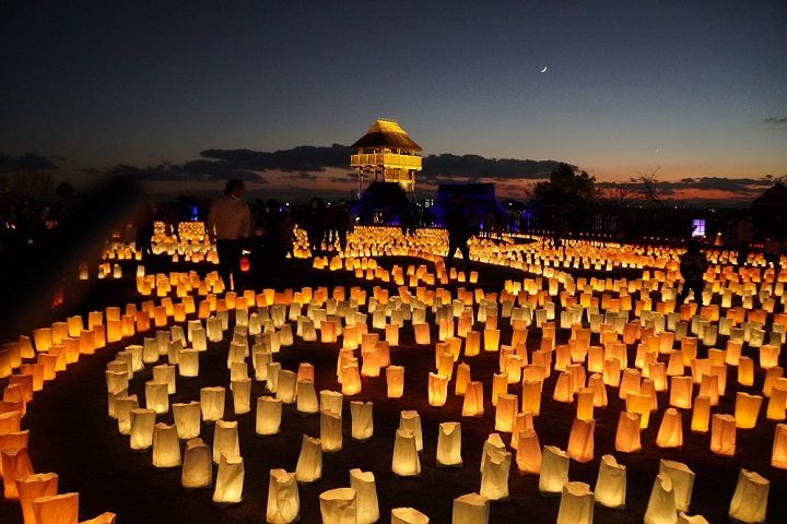 佐賀縣的彌生時代遺址「吉野里歷史公園」每年12月定期舉辦夢幻點燈活動。 圖:吉野里歷史公園/提供