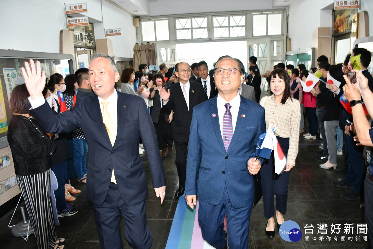 日本岡山縣津山市長率團來訪林世賢市長偕公所員工熱烈歡迎。圖/彰化市公所提供