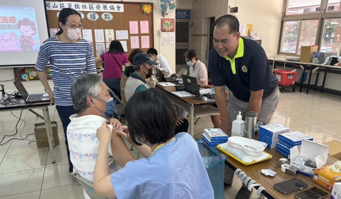 高雄市榮民服務處關懷岡山地區榮民(眷) 施打流感疫苗