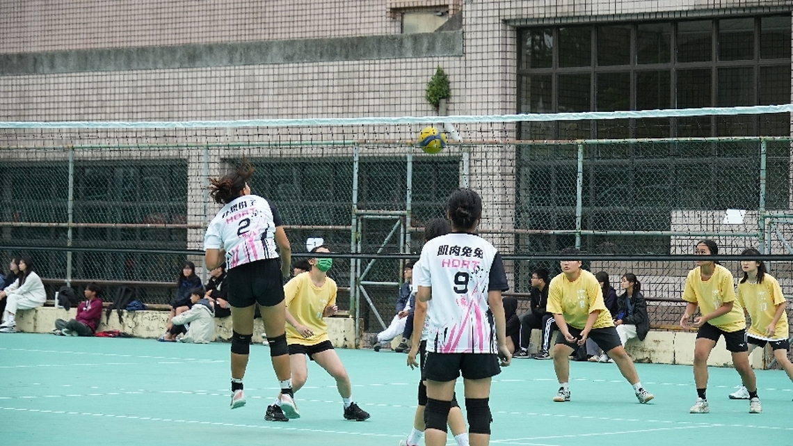 嘉義大學104週年校慶烤全豬熱鬧開場 校友總幹事回娘家暨農特產展售嘉年華
