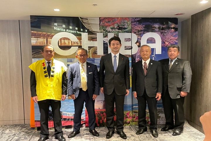 千葉縣知事熊谷俊人(左3)率領縣府團隊訪台推觀光。 圖:何昕穎/攝影