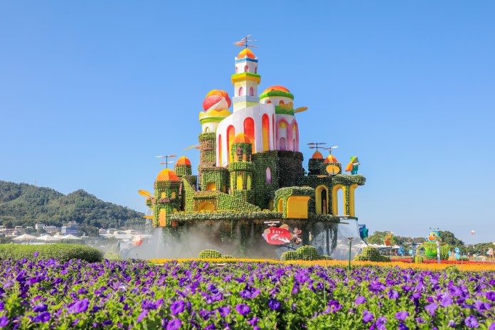 台中國際花毯節明登場 盧秀燕開箱「漂浮花都」城堡