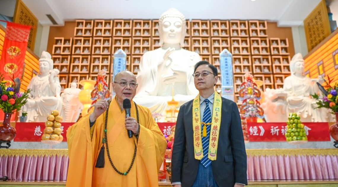 淨耀法師《佛緣墨緣.福壽圓滿》書畫聯展開幕 張善政祈求藥師佛庇佑台灣