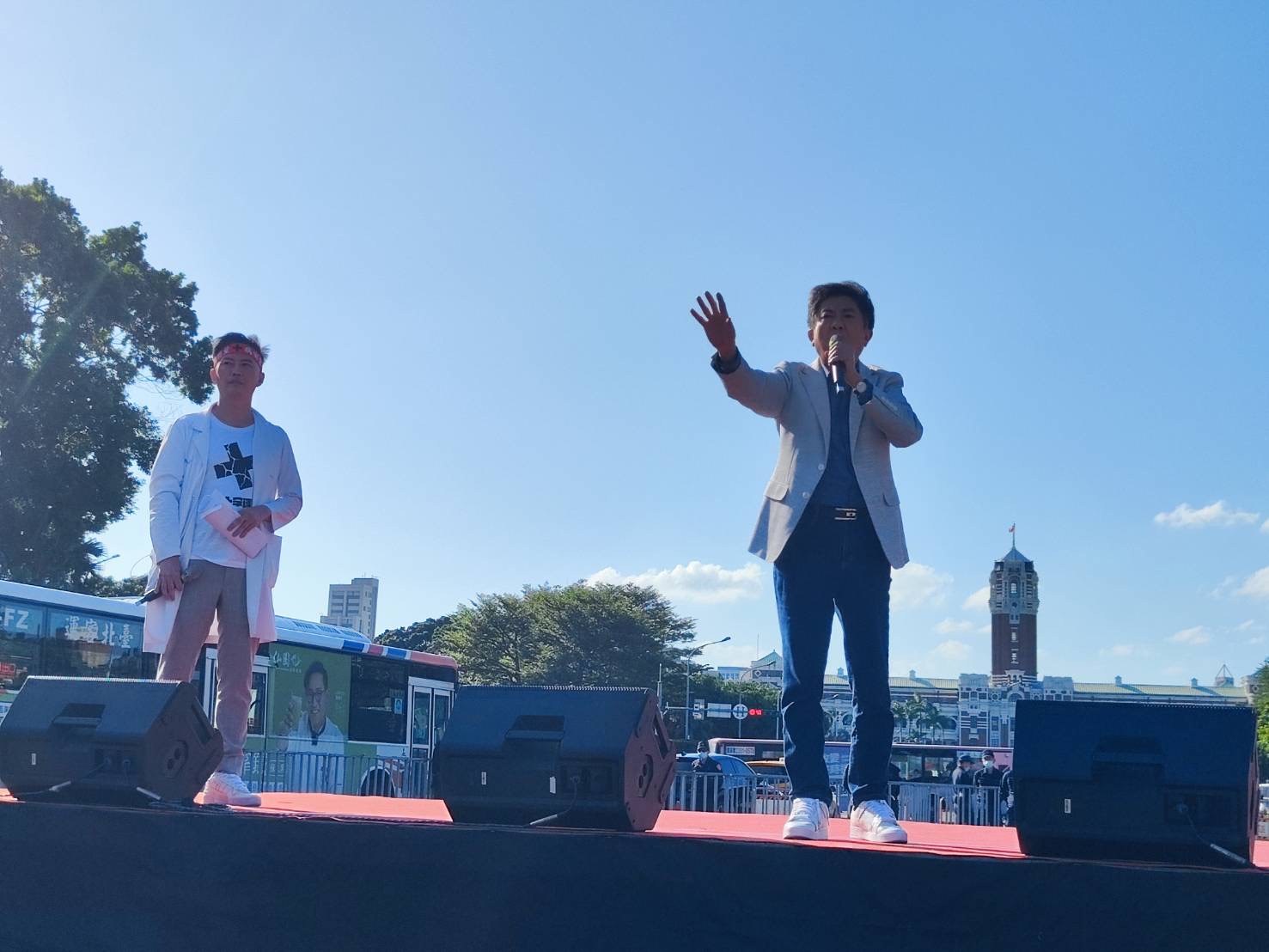 200億醫事人員加給？ 挨批只會畫大餅擋菸捐稅