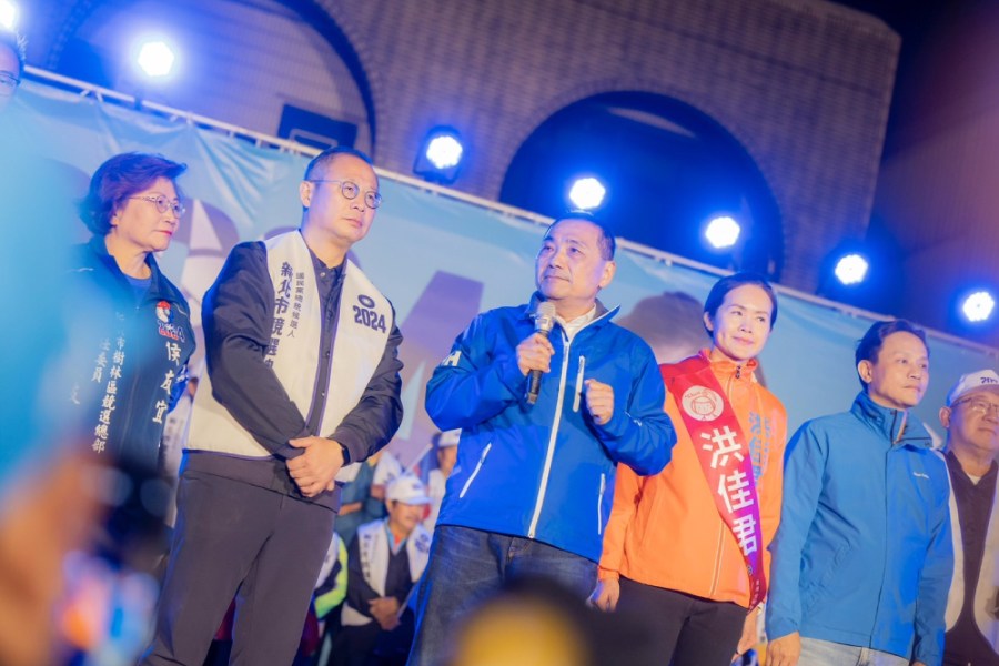 侯友宜19日接連出席與國民黨立委參選人洪佳君、蔡明堂聯合競選總部成立大會