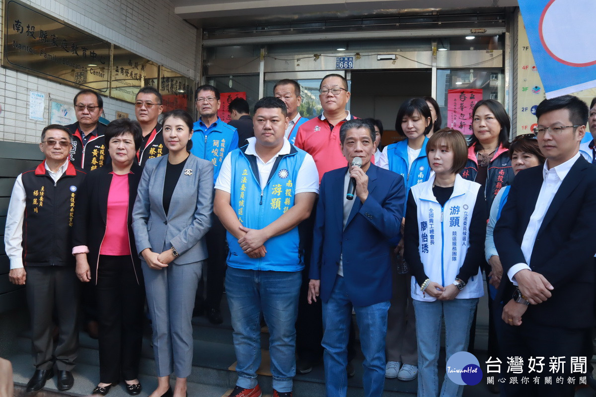何議長籲請鄉親務必支持游顥進入國會為地方爭取權益。(記者扶小萍攝)