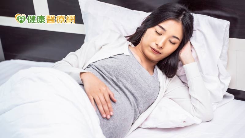 臉上長斑、痘痘變多,是懷男寶嗎? 醫師盤點孕媽咪皮膚6困擾