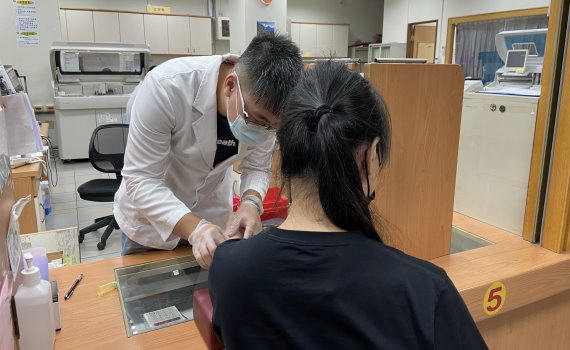 年輕女警婚前健檢查出卵巢癌 切除一側卵巢後順利產子