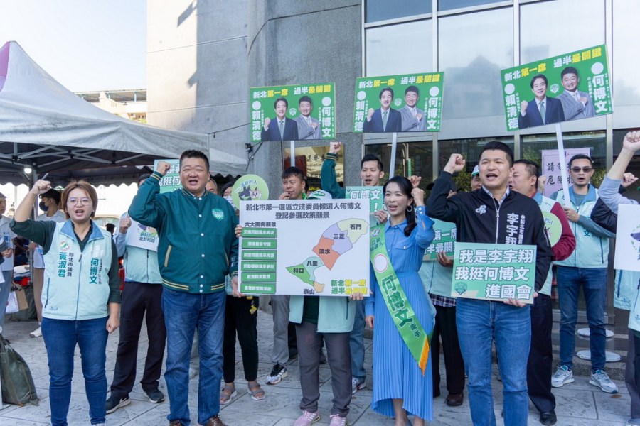 何博文完成參選登記 決戰大北海 200 何博文完成參選登記 決戰大北海 199