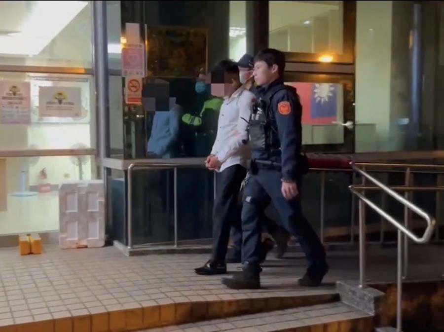 假股票投資群組騙百萬元 要再騙90萬元警喬裝魚販逮兩車手 182 cnews204231122a09